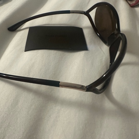 Tom Ford “Jennifer” sunglasses - only one lens - Picture 2 of 5
